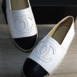 Chanel Espadrilles lambskin leather EURO size 39/US 8 white and black ZG29762